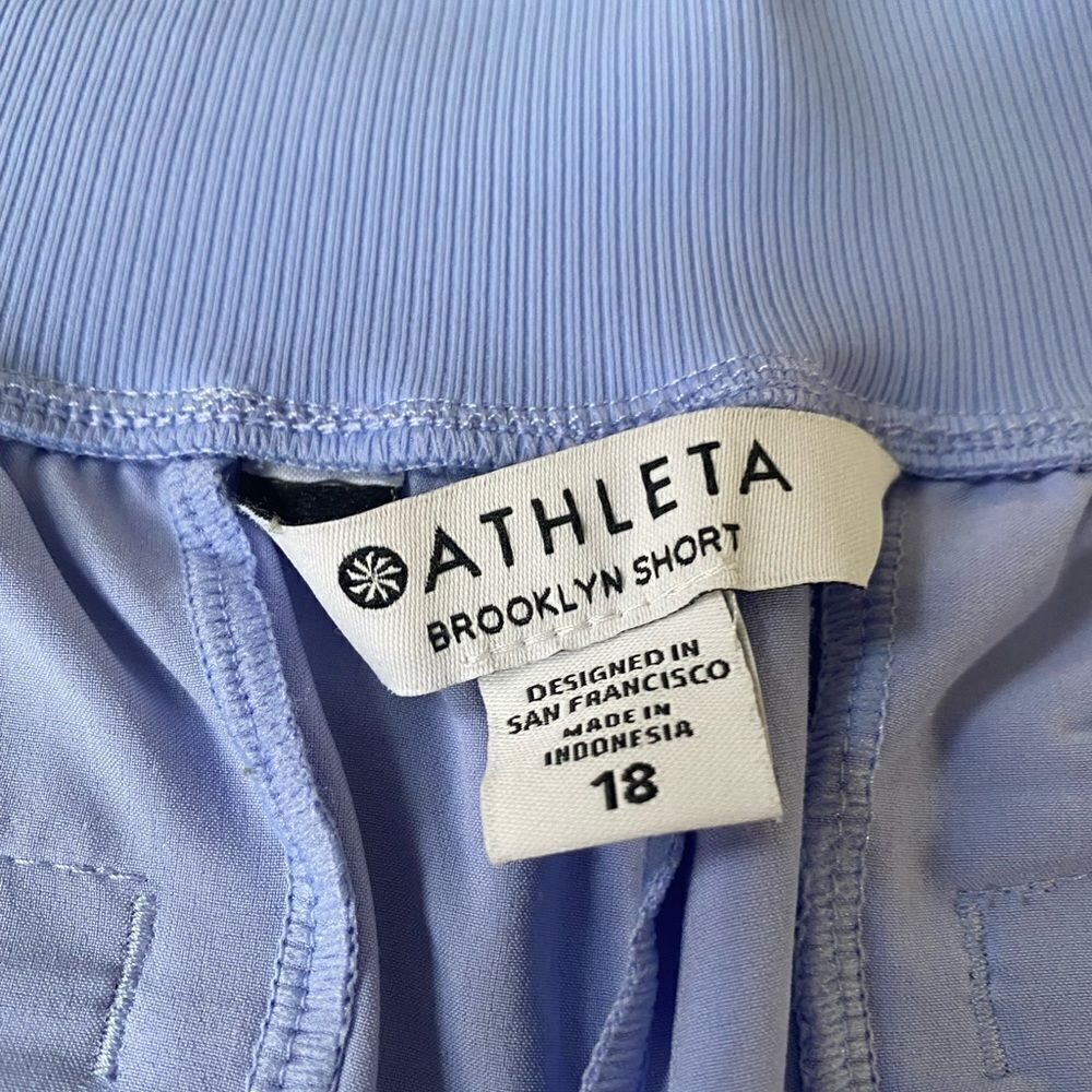 Athleta woman solid purple Brooklyn shorts - Picture 6 of 11